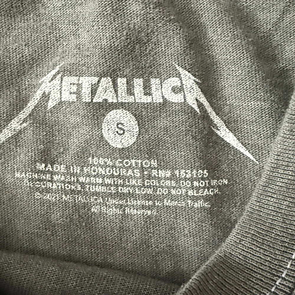 Metallica Men's Officially Licensed Vertigo Vintage Wash Long Sleeve Tee Small
